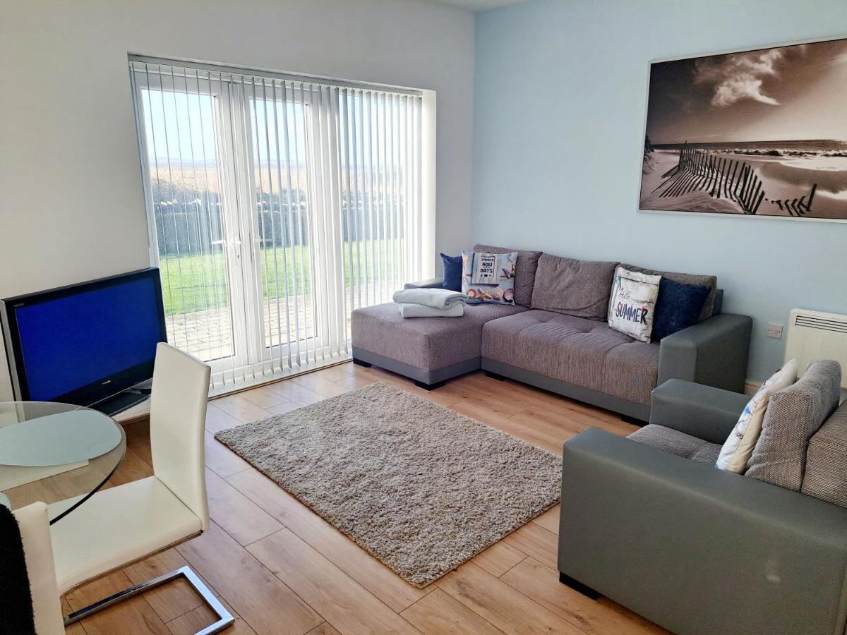Coastal Apartment With Beach On Your Doorstep! Ланели Екстериор снимка