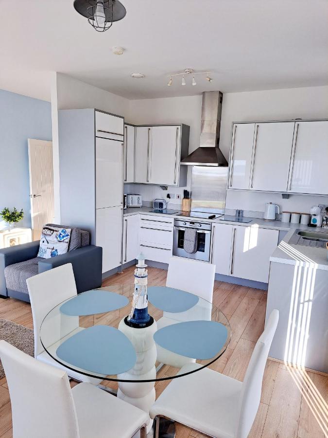 Coastal Apartment With Beach On Your Doorstep! Ланели Екстериор снимка