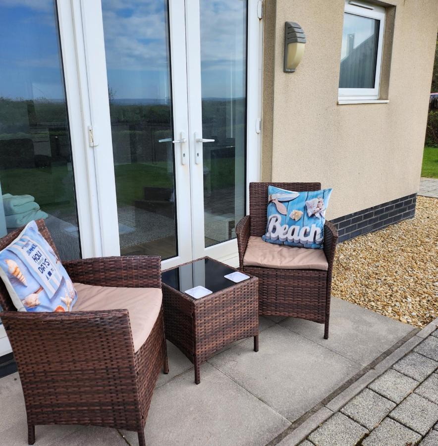 Coastal Apartment With Beach On Your Doorstep! Ланели Екстериор снимка