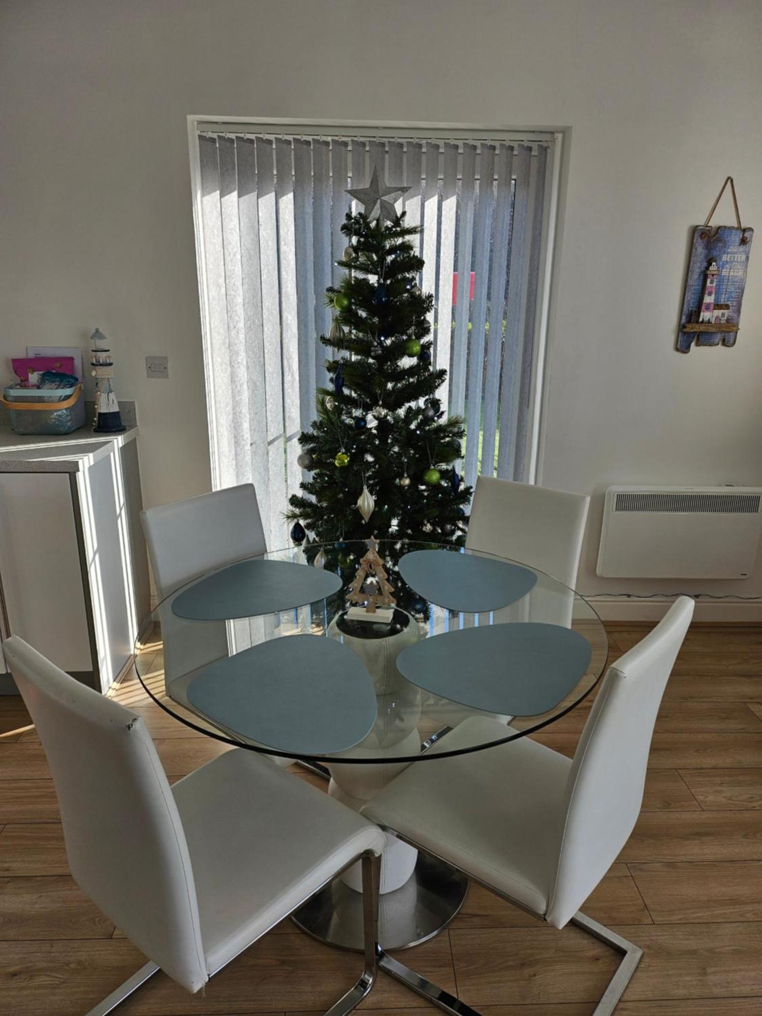 Coastal Apartment With Beach On Your Doorstep! Ланели Екстериор снимка